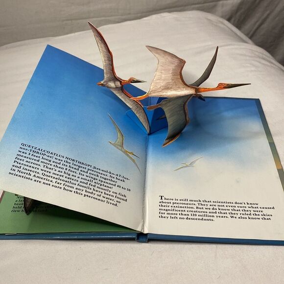 Vintage Pterosaurs The Flying Reptiles Action Pop Up Book Dinosaur Prehistoric - Picture 5 of 6